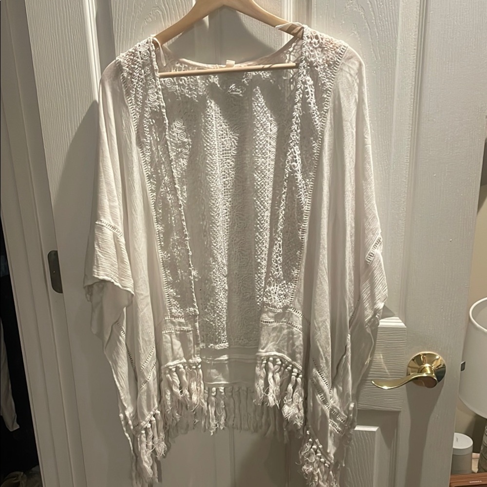 Elegant White Lace Kimono